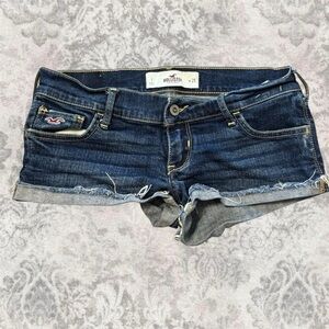 Hollister Women's Mini Low Rise 2000 Dark Wash Women’s Summer Jean Shorts Size 1